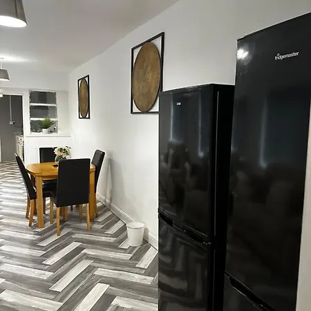 Homestay Le Crescent Lodge, , Middlesbrough