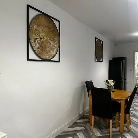 Homestay Le Crescent Lodge, , *